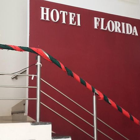 Hotel Florida Saladas Buitenkant foto