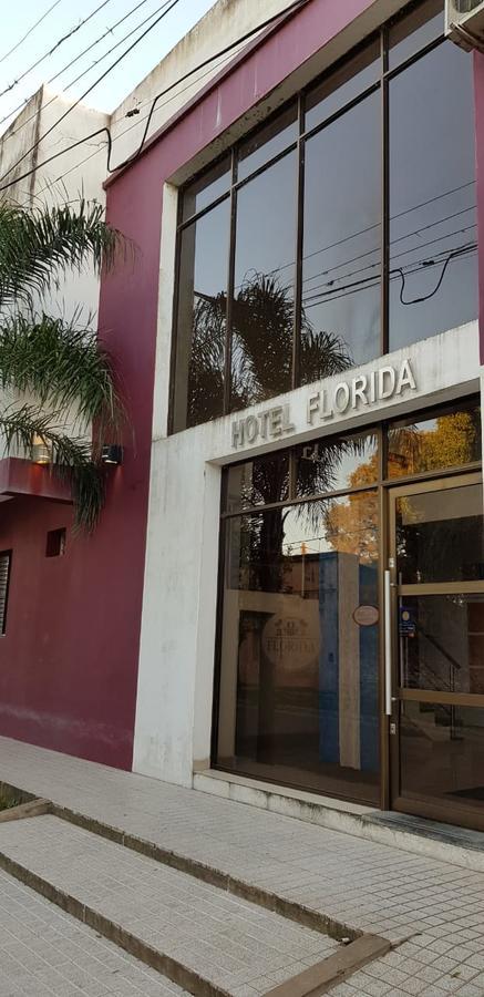 Hotel Florida Saladas Buitenkant foto